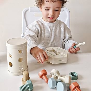 Amazon.co.jp: 子供向けのナットとボルトのおもちゃ - 子供用